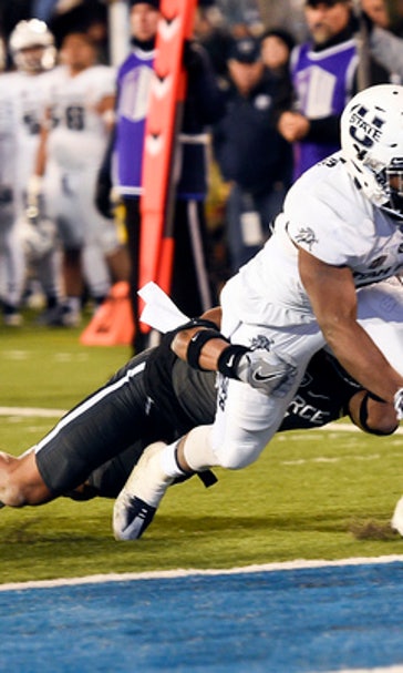 Sanders' record day leads Air Force past Utah State 38-35 (Nov 25, 2017)